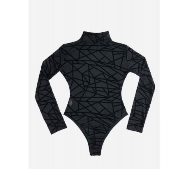 💕(LAST ONE) Black Sheer Geometric Bodysuit - Picture 4 of 4